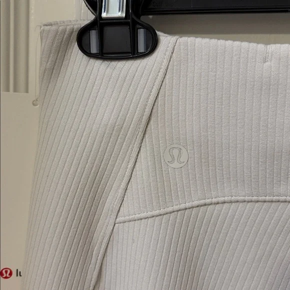 NEW lululemon athletica ribbed softstream zip-leg HR crop 25” Pull-On Pants - Picture 8 of 11